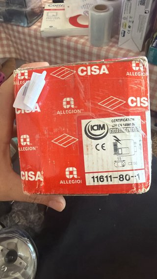 Cerradura CISA eléctrica