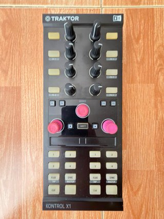 Allen & Heath Xone:92 + 2x Traktor X1 MK2