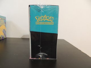 Caja Entrenador Elite Pokémon: Heroes Ascendentes