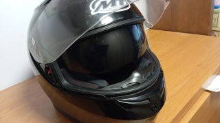 Casco de moto negro