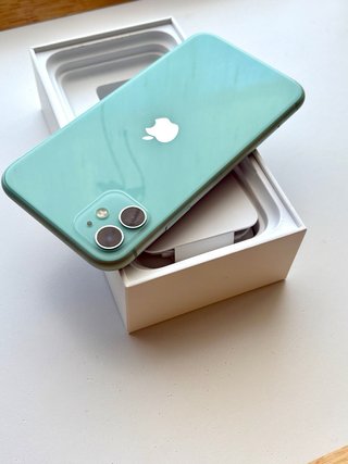 *IPHONE**11**64GB**VERDE**EN SU CAJA**COMO NUEVO**