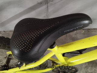 Bici BMX Amarilla