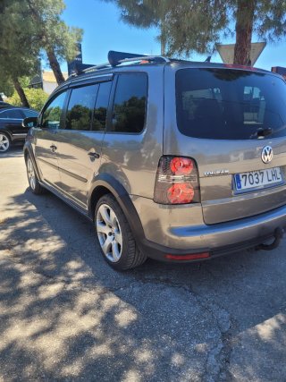 Volkswagen cross Touran 2008