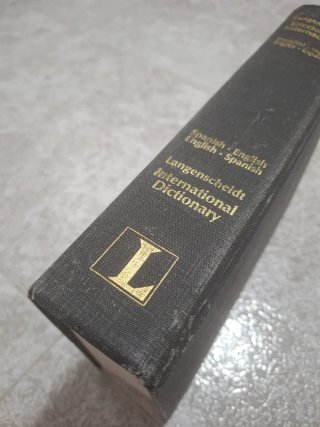 Diccionario Internacional (Español-Inglés) - 1988