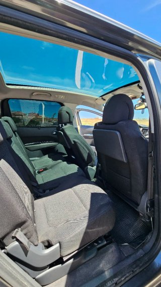 Peugeot 5008 2011