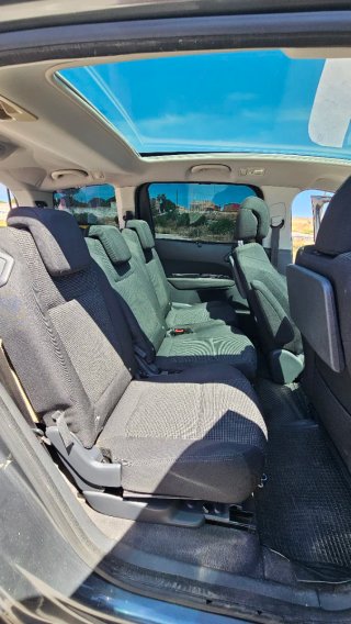 Peugeot 5008 2011