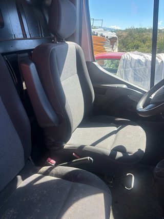 Nissan NV400 2019