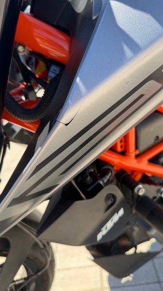 KTM 125 Duke Gris y Naranja
