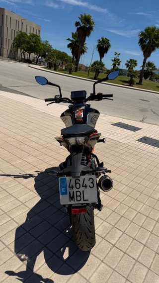 KTM 125 Duke Gris y Naranja