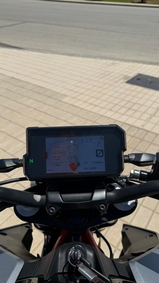 KTM 125 Duke Gris y Naranja
