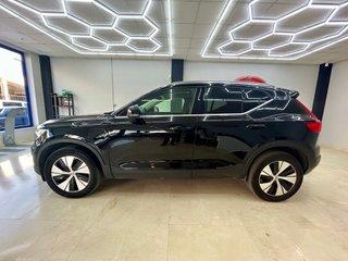 Volvo XC40 RECHARGE 211CV 2022