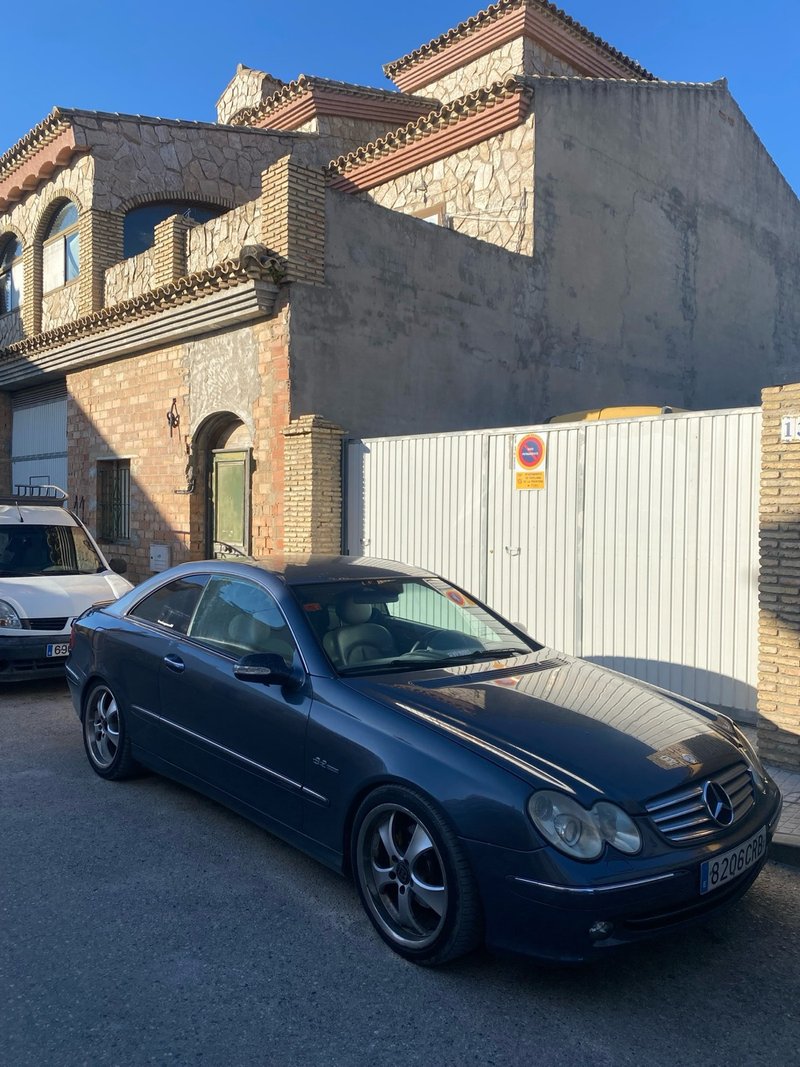 Mercedes-Benz  CLK 2002 - foto 1