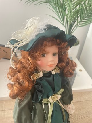 Muñeca de porcelana vintage