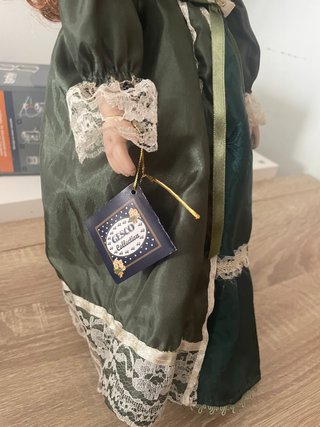 Muñeca de porcelana vintage