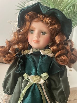 Muñeca de porcelana vintage