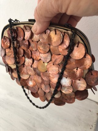 Bolso de fiesta con lentejuelas ocres
