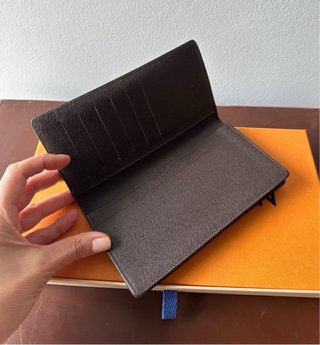 Carteira Louis Vuitton Damier castanho
