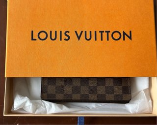 Carteira Louis Vuitton Damier castanho