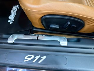 Porsche 911 (996) MILLENIUM EDITION Carrera 4 3.4