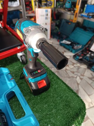 Avvitatore a impulsi TOYU 96V + Caricabatterie