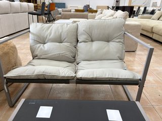 CONJUNTO DE TERRAZA SOFÁ + MESA DE CENTRO