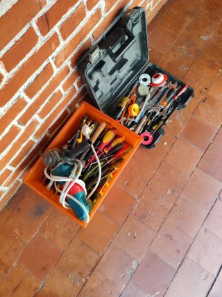 Caja de herramientas y radial