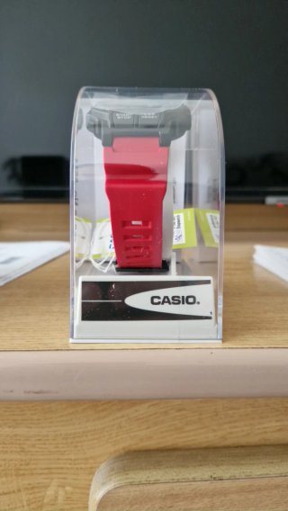 Reloj Casio Digital Negro y Rojo