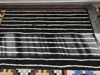Alfombra IKEA Rayas Blancas y Negras 133x195
