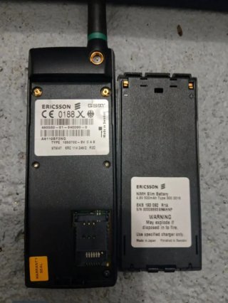 Teléfono móvil vintage marca Ericsson