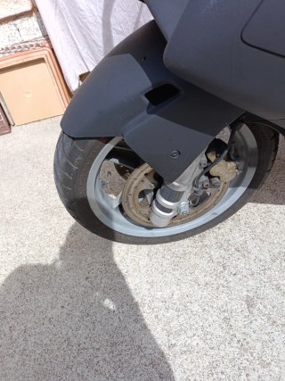 Gilera Nexus 500 Maxi-Scooter Negra