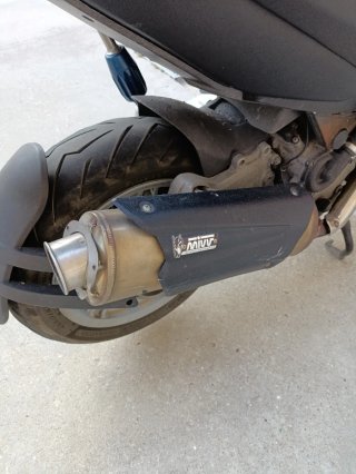 Gilera Nexus 500 Maxi-Scooter Negra