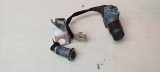 -Honda Visión. Cerraduras