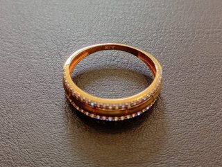 Anillo de oro con diamantes