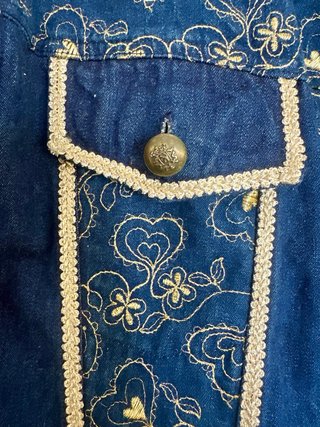 Giubbotto denim vintage da uomo con spalline ricamate