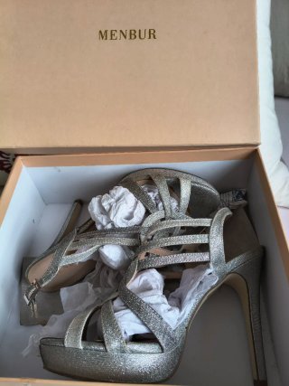 Zapatos de fiesta plateados para boda