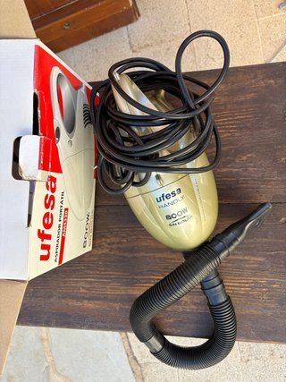 Aspirador de mano Ufesa AM4330 800W