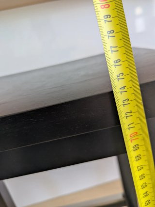 Taburetes altos de madera negros