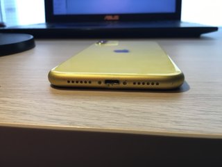 iPhone 11 64GB Amarillo
