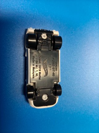 Hot Wheels Ford GT-40 Blanco