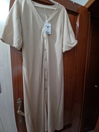 Vestido largo beige mangas cortas