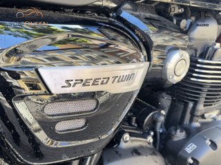 Triumph Speed Twin 1200