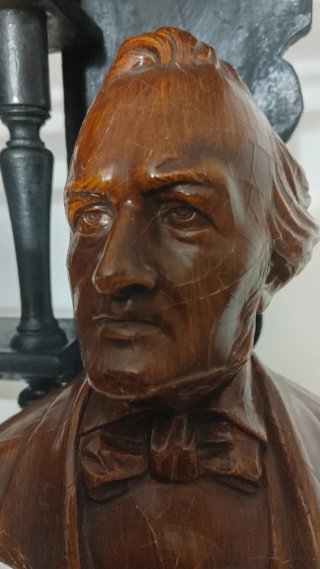 Busto in cartapesta Wagner
