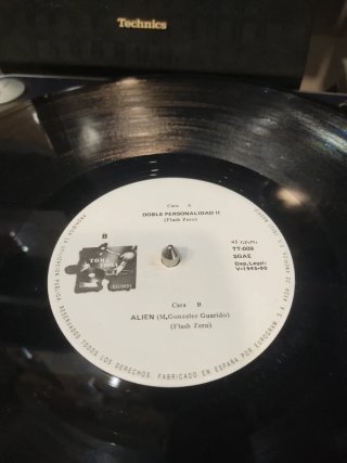 Vinilo Flash Zero Doble Personalidad