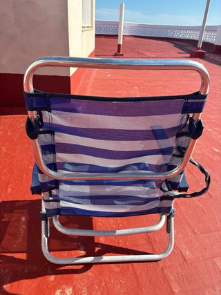 Silla plegable playa azul y blanca