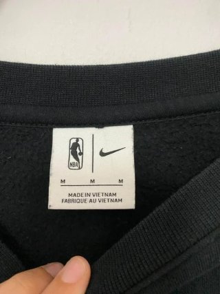 Sudadera Nike x NBA Negra y Dorada