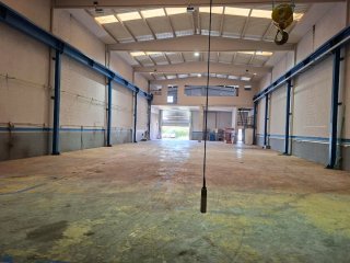 NAVE INDUSTRIAL EN PIERA