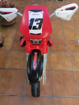 Moto Eléctrica Injusa Niños Roja y Negra