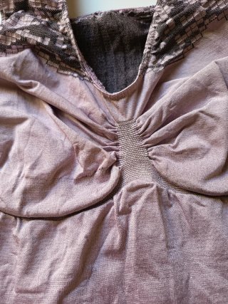 Vestido moldeador gris y morado