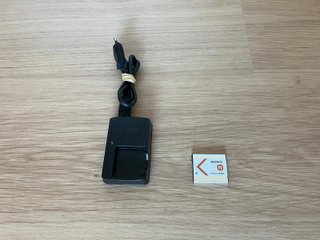 Sony Cyber-shot DSC-W510 + Cargador (Averiada)
