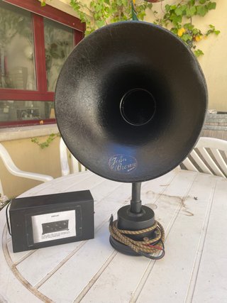 Radio de la marca AMPLEX  mas altavoz